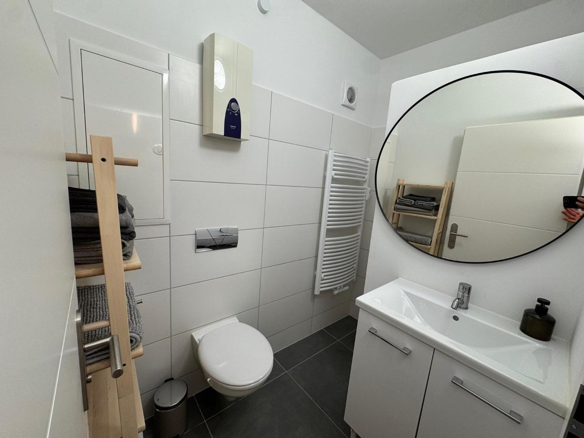 Fc-Apartmenthaus Falkensee Mit Grossem Garten Und Pkw Stellflaechen 外观 照片