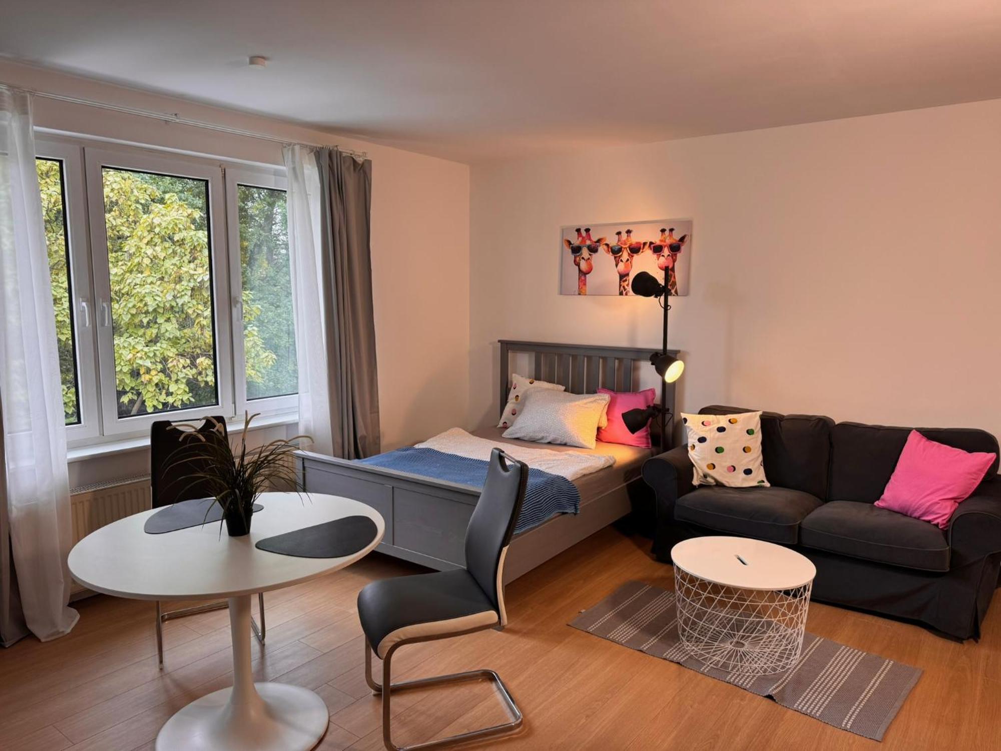 Fc-Apartmenthaus Falkensee Mit Grossem Garten Und Pkw Stellflaechen 外观 照片