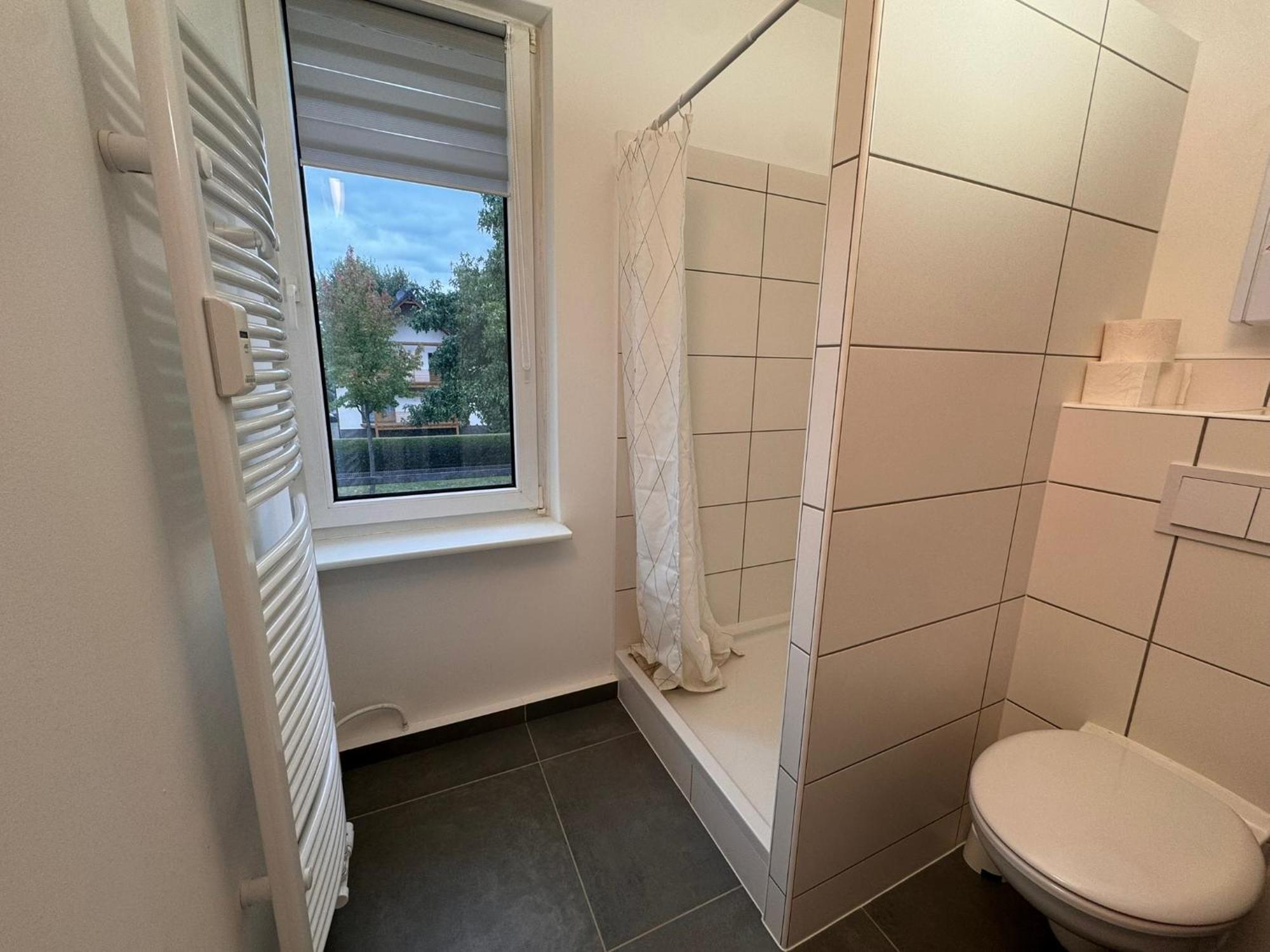 Fc-Apartmenthaus Falkensee Mit Grossem Garten Und Pkw Stellflaechen 外观 照片