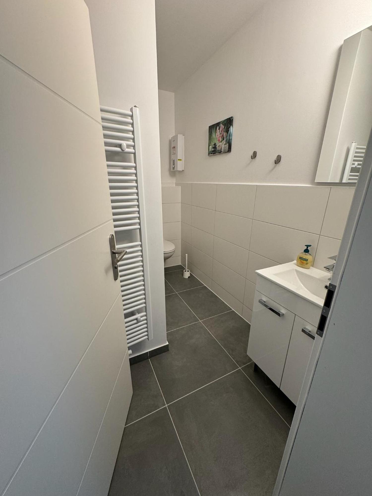 Fc-Apartmenthaus Falkensee Mit Grossem Garten Und Pkw Stellflaechen 外观 照片