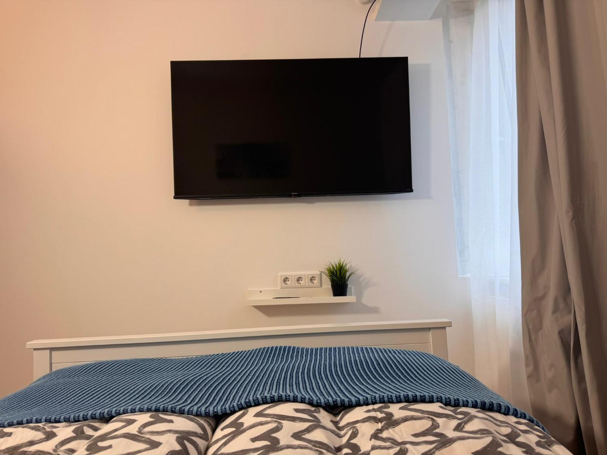 Fc-Apartmenthaus Falkensee Mit Grossem Garten Und Pkw Stellflaechen 外观 照片