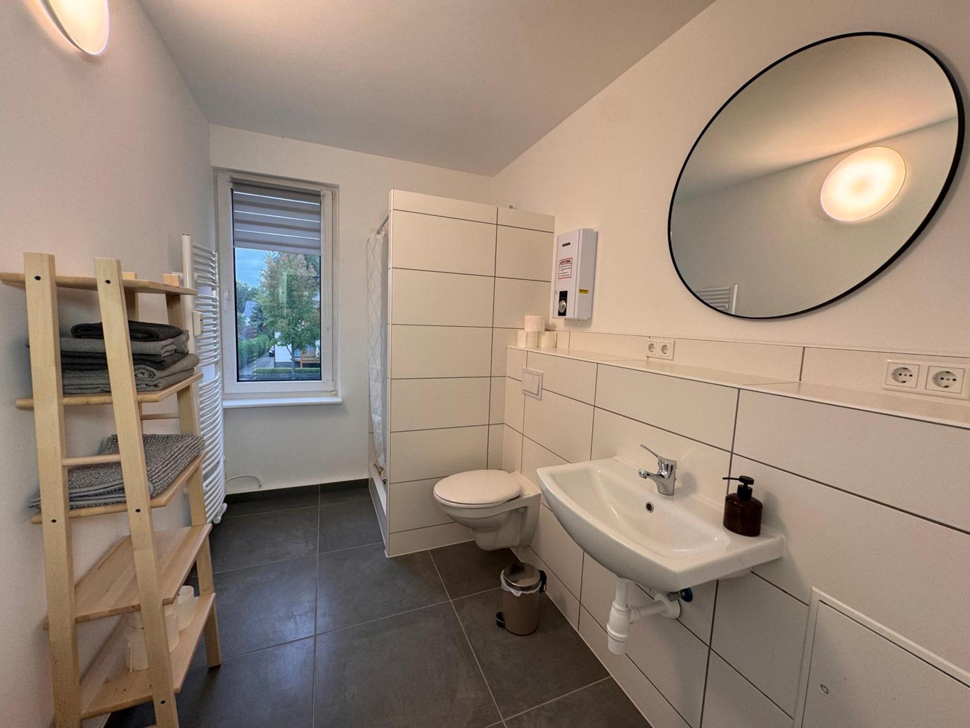 Fc-Apartmenthaus Falkensee Mit Grossem Garten Und Pkw Stellflaechen 外观 照片