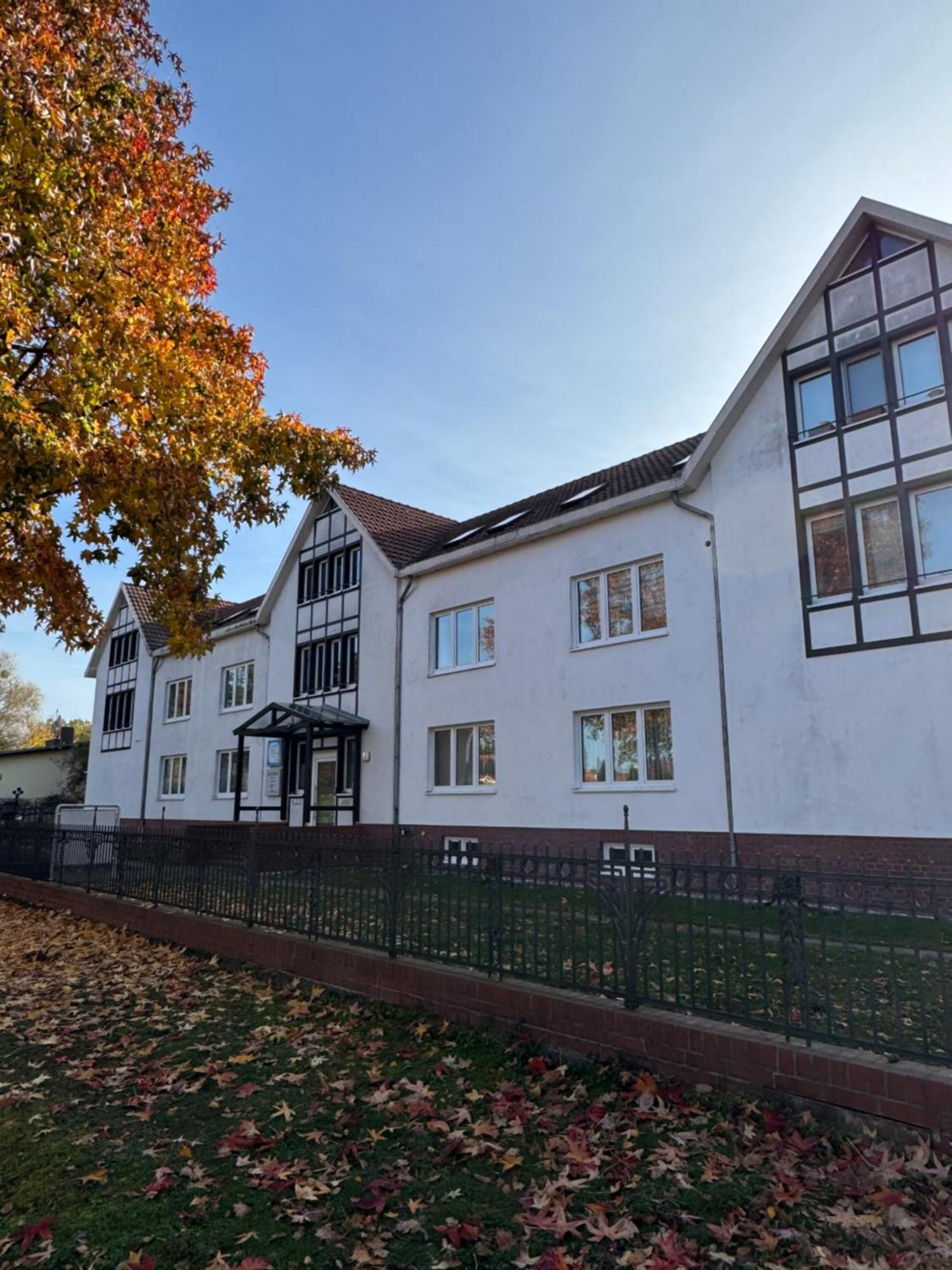 Fc-Apartmenthaus Falkensee Mit Grossem Garten Und Pkw Stellflaechen 外观 照片