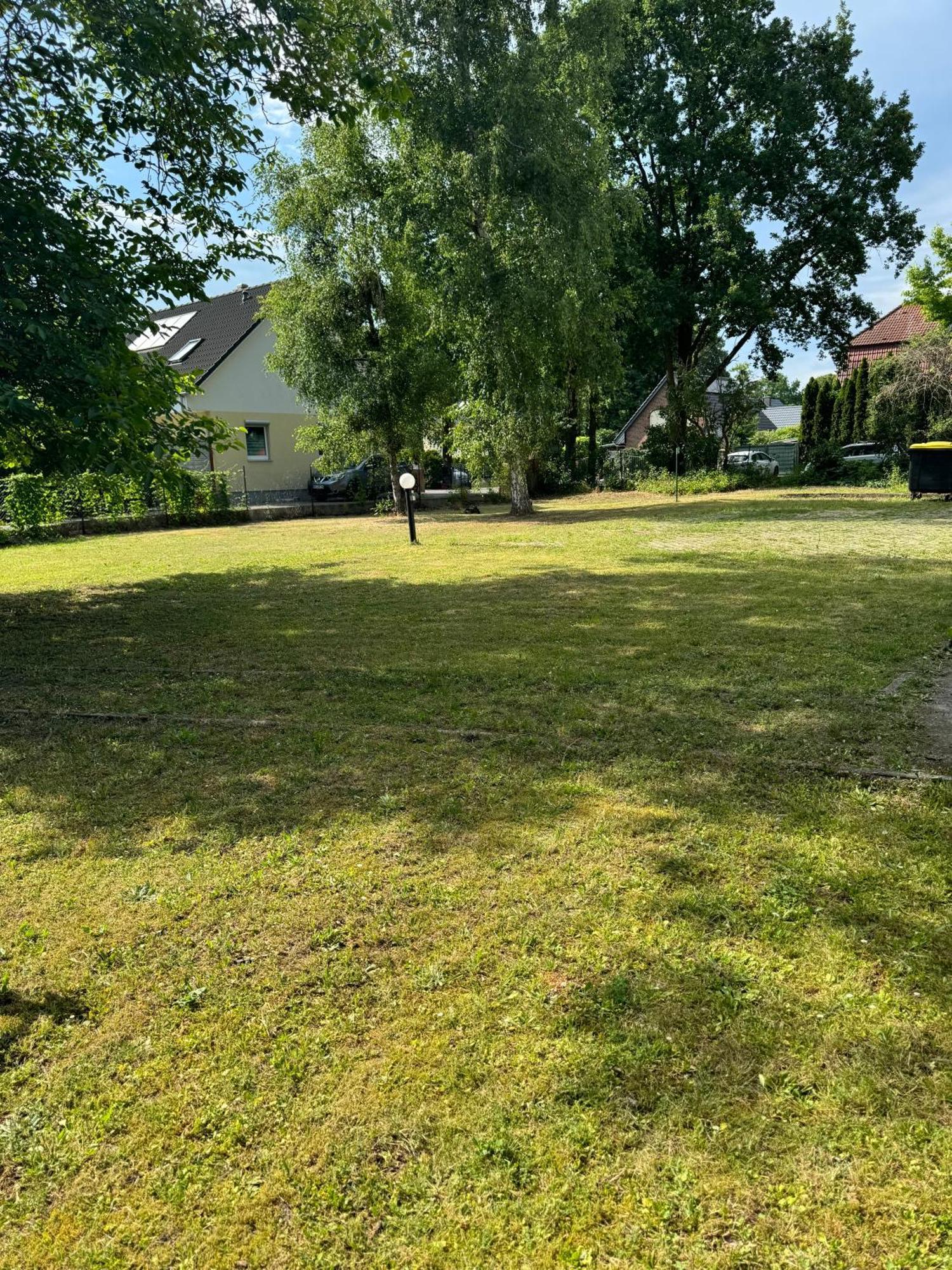 Fc-Apartmenthaus Falkensee Mit Grossem Garten Und Pkw Stellflaechen 外观 照片