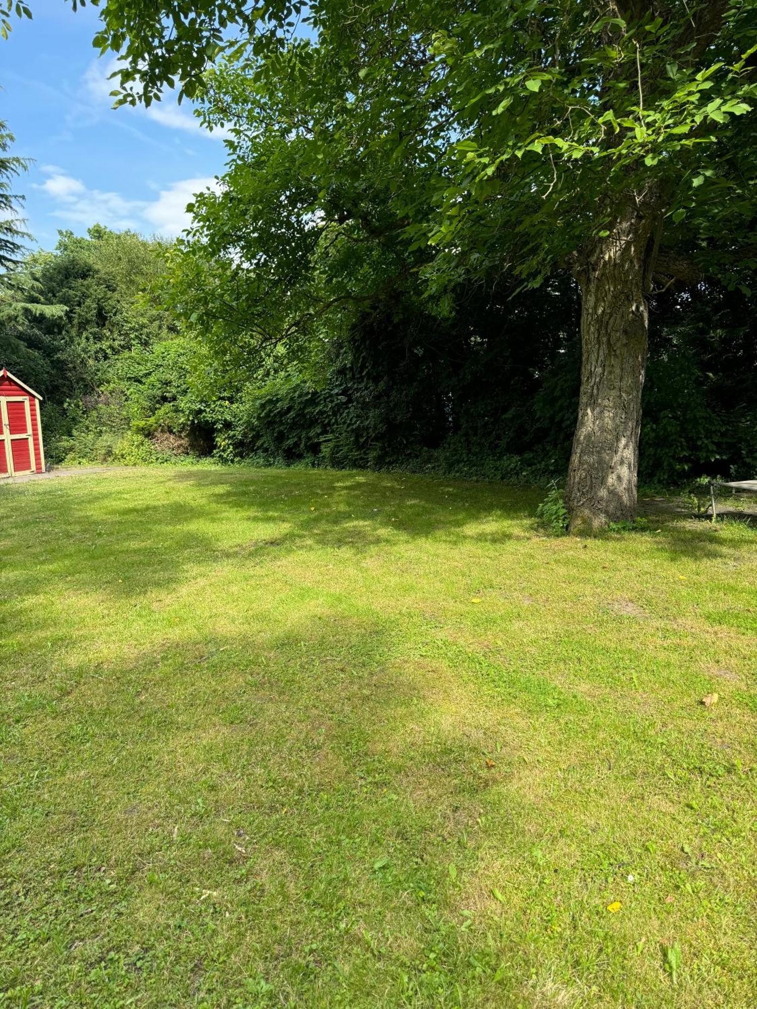Fc-Apartmenthaus Falkensee Mit Grossem Garten Und Pkw Stellflaechen 外观 照片